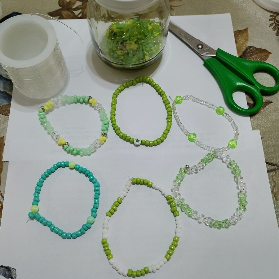 Pulseras artesanales verdes y turquesas