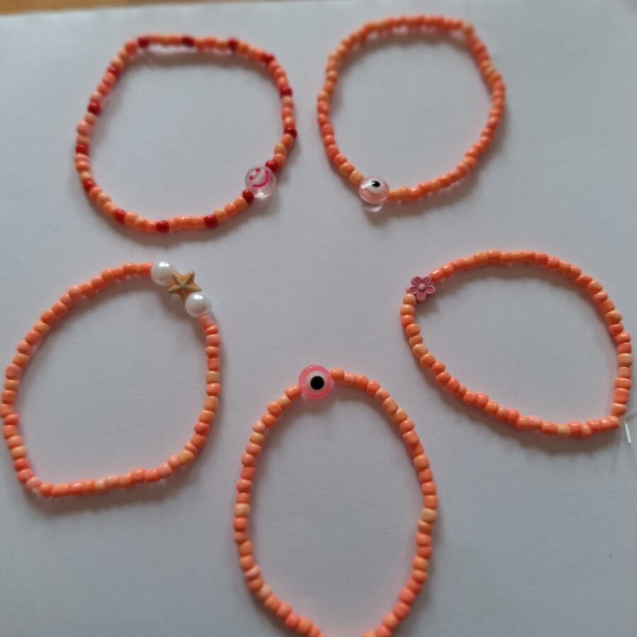 Pulseras artesanales naranjas